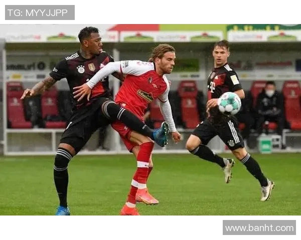 足球明星激烈对抗瞬间揭秘冲突背后的故事与情感纠葛